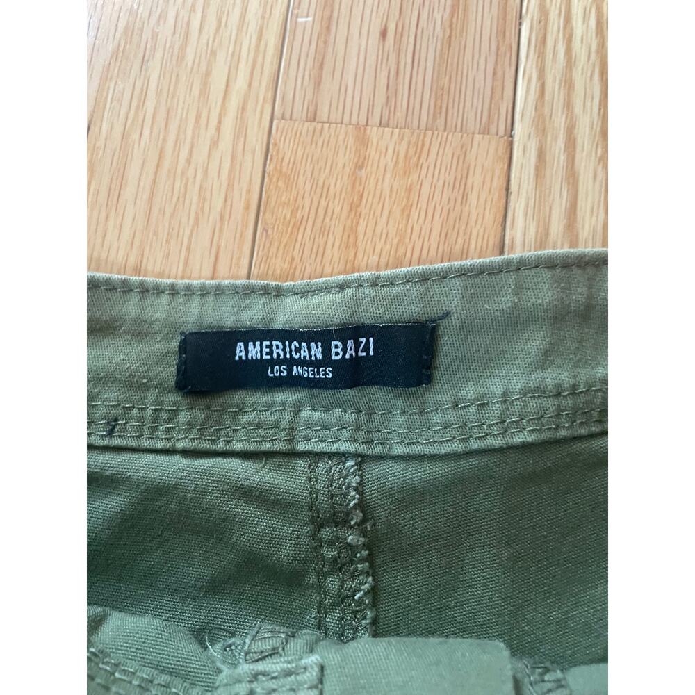 American Bazi Green Women's Cargo Shorts, Size Small - Picture 2 of 3